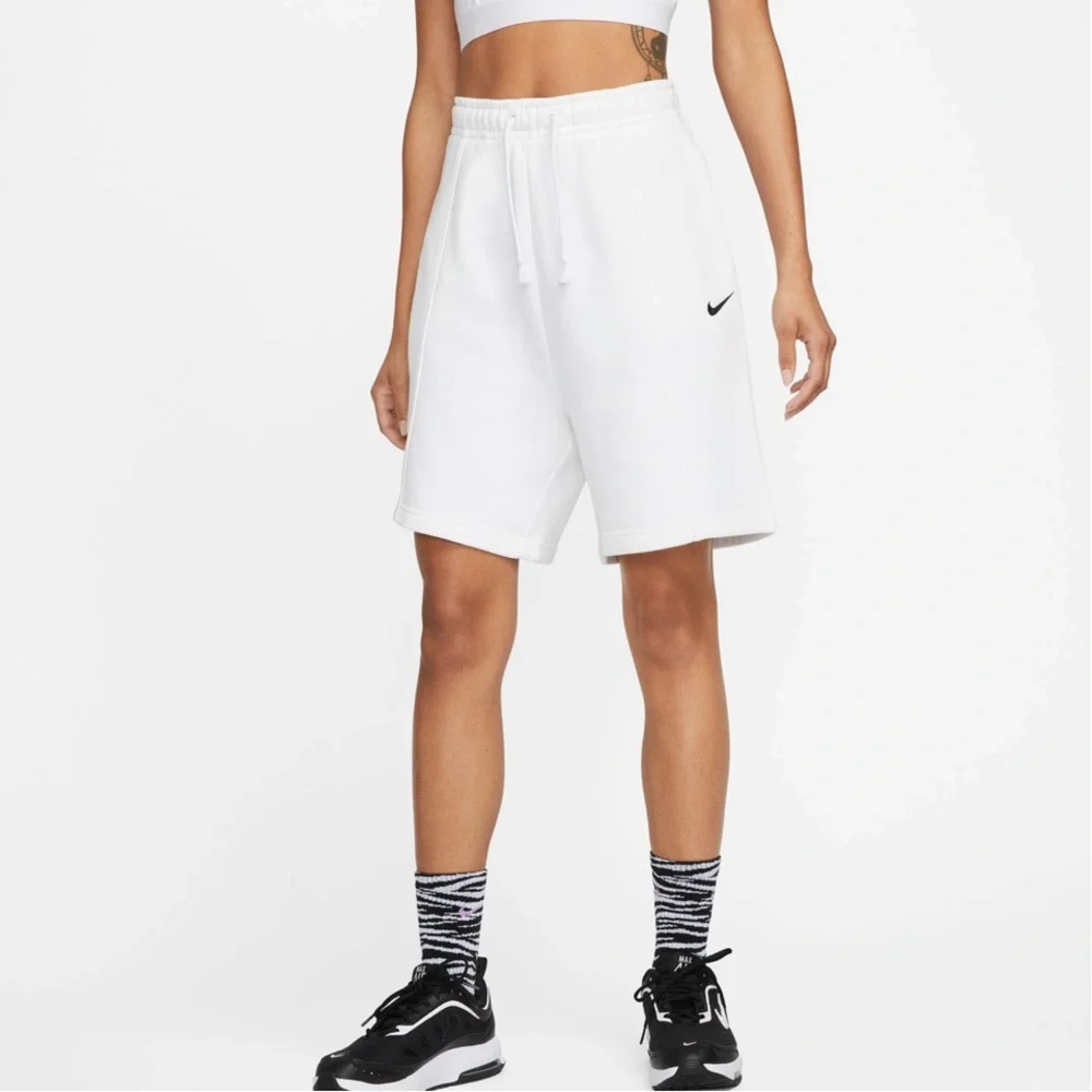 Nike Women's Sportswear Essential Fleece High Rise Shorts Size S White
